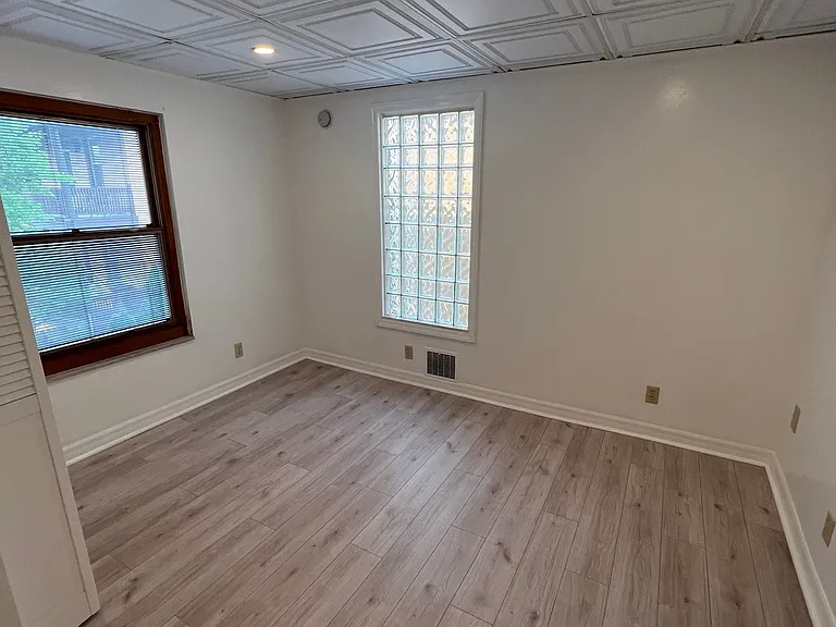 404 Bailey Ave #2 — Photo 8