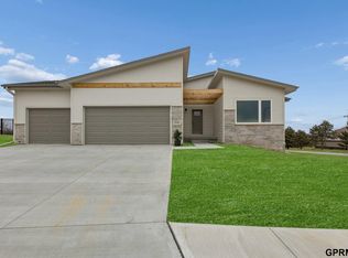 21108 Hartman Ave, Elkhorn, NE 68022