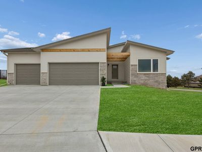 20404 Woodridge Dr, Gretna, NE, 68028