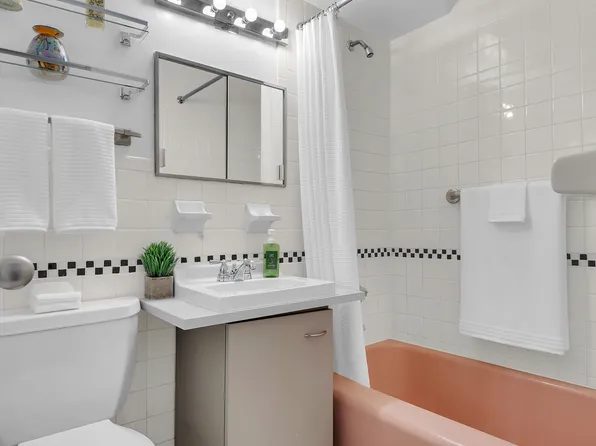 3 Sheridan Square image 5 of 8