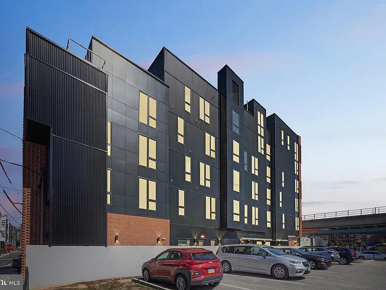 1350 N Front St #203 — Photo 11