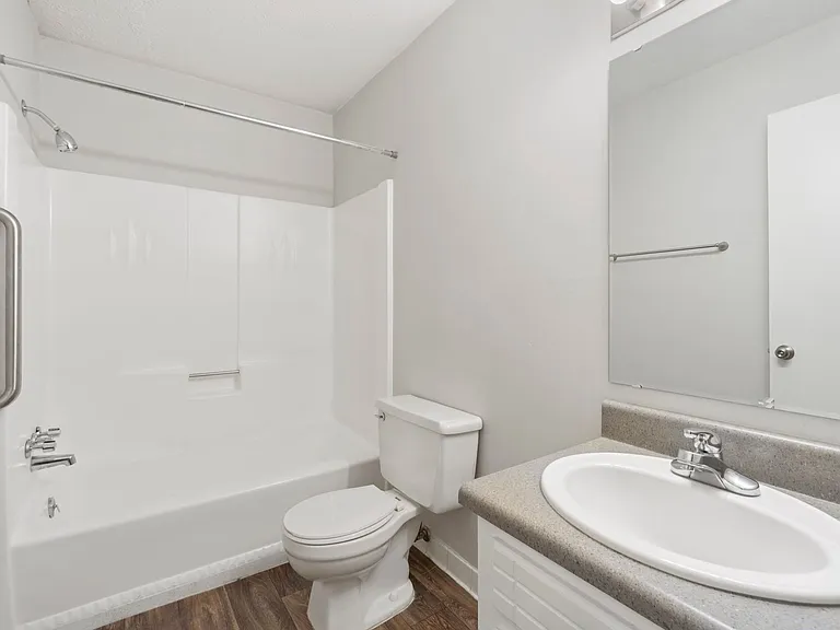 Overbrook Place Apartments — Photo 9