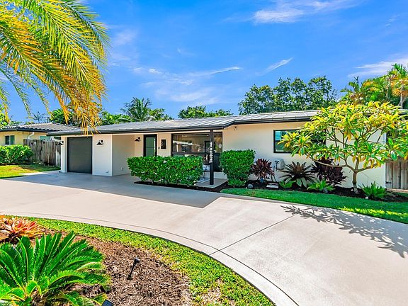 5th image of 300 SE 8th Avenue
