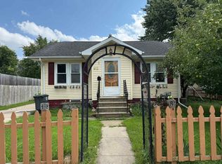 812 Hawthorne Ave, Waterloo, IA 50702