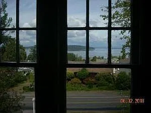 3 bed, 1.5 bath, 1468 sqft, $2,995 — Photo 2