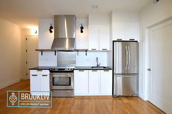 Rented by null | media 61