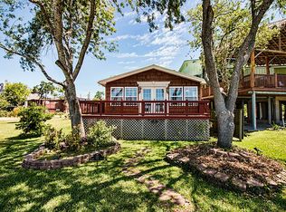 306 Maple Rd, Clear Lake Shores, TX 77565