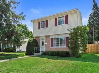 4907 N 89th St, Milwaukee, WI 53225