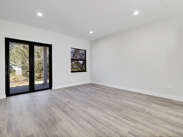 1103 Meadow Rd — Photo 9