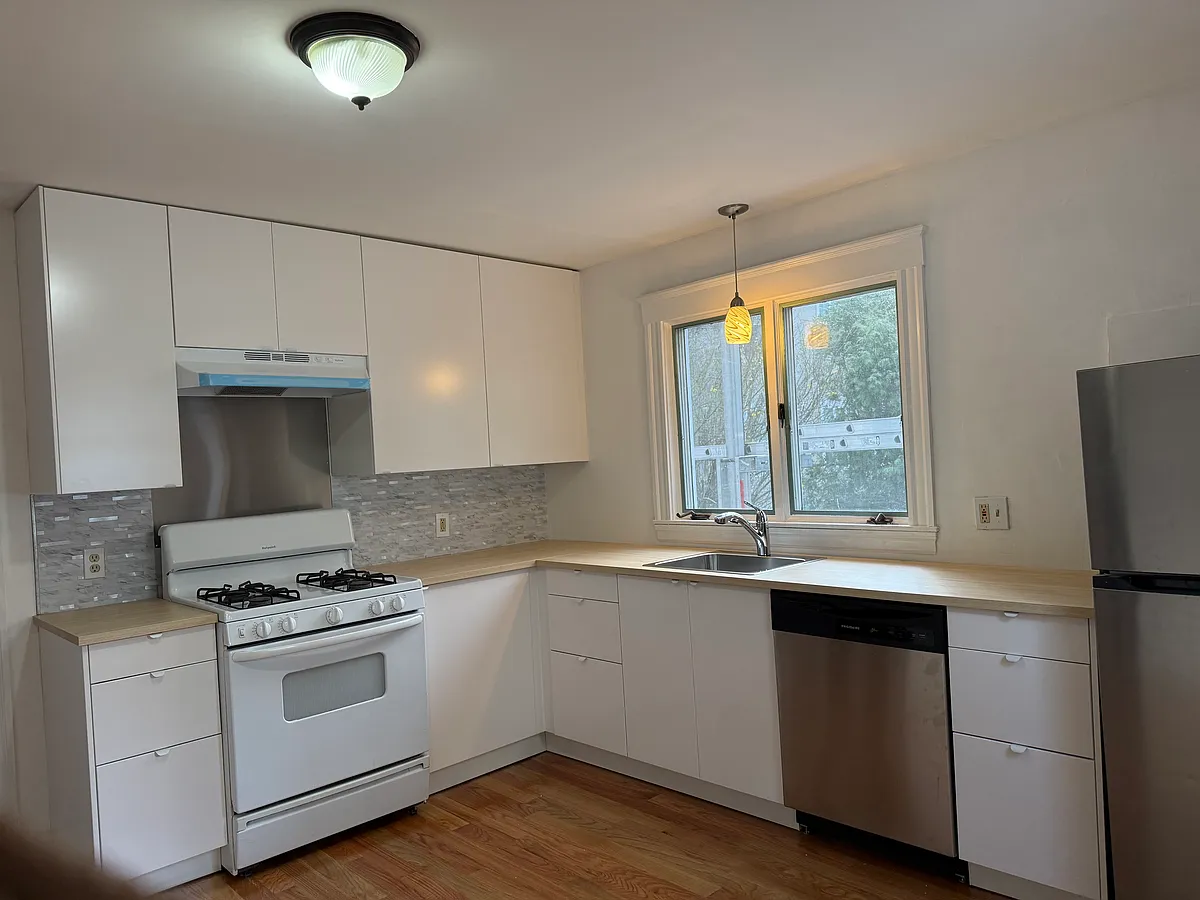Building Photo - 65 Bacon St #U-1