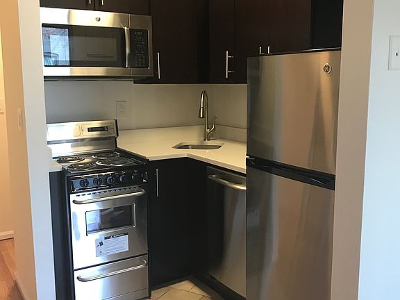 2nd image of 525 W 49th St APT 5E