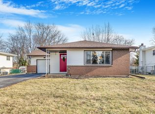 987 Lakewood Dr, Bartlett, IL 60103