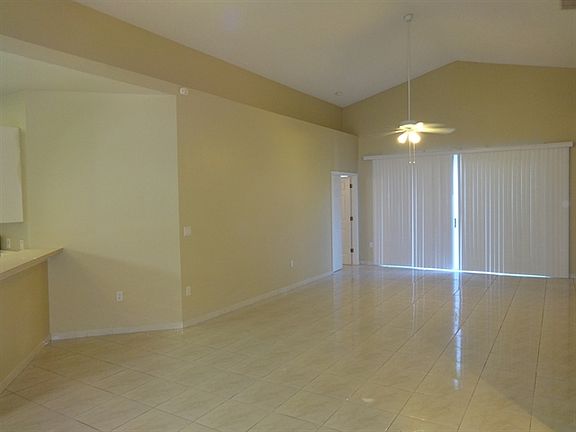 4th image of 3120 Bellingham Dr