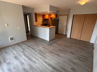 415 100th St SW APT 103, Everett, WA 98204
