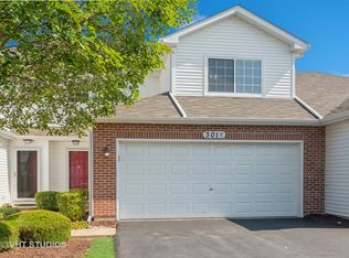 301 Capitol Dr UNIT B, Sugar Grove, IL 60554