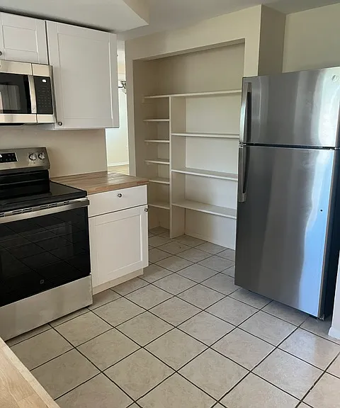 3615 Brompton Dr — Photo 3