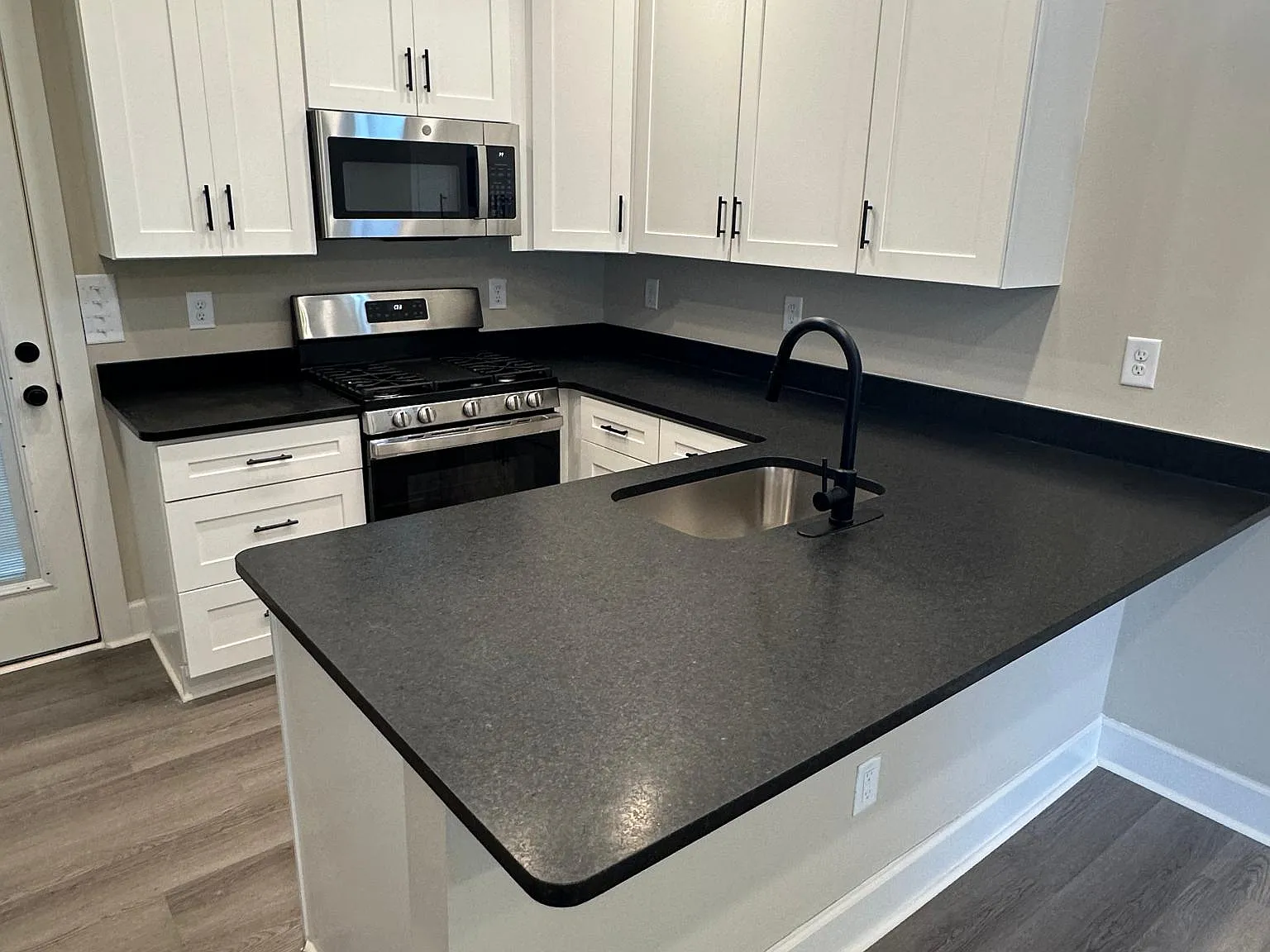 1 bed, 625 sqft, $1,060 — Photo 4