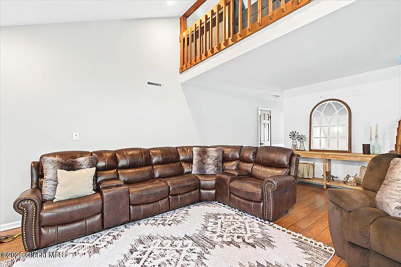 3rd image of 57 Snowberry Road