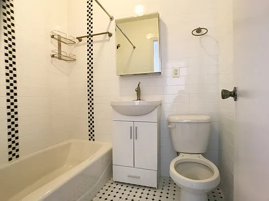Rented by Bohemia Realty Group | media 4