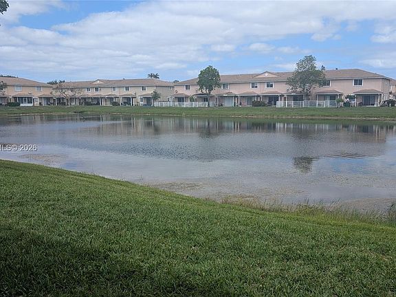 2nd image of 5910 Royal Way