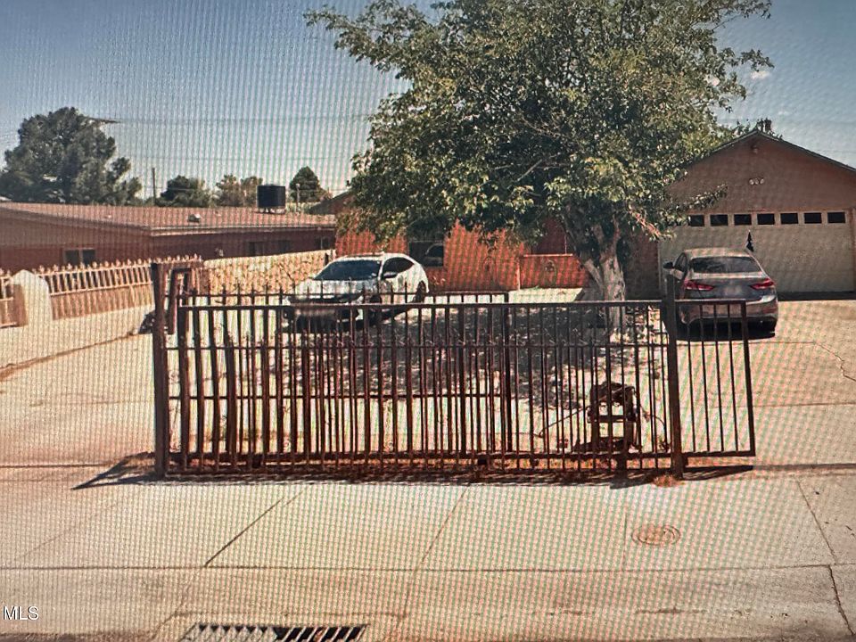 1st image of 386 McCune Rd #B