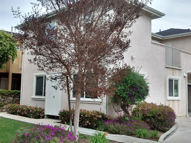 20802 Seine Ave #4 — Photo 3
