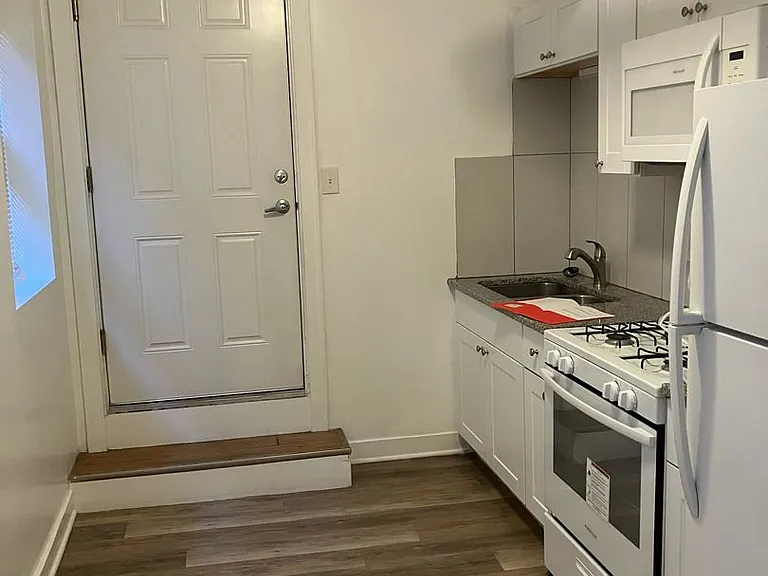 4824 W Addison St — Photo 2