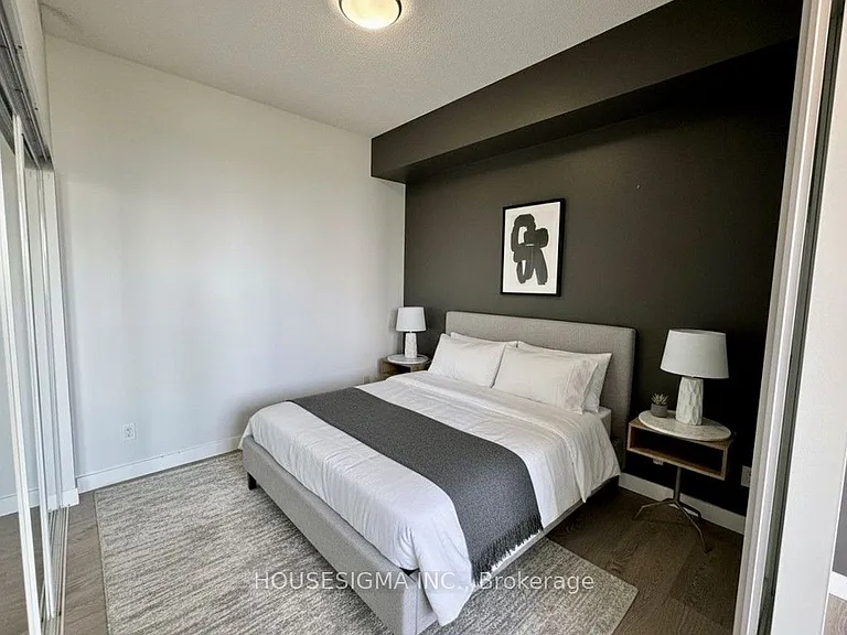 2055 Danforth Ave #811 — Photo 6