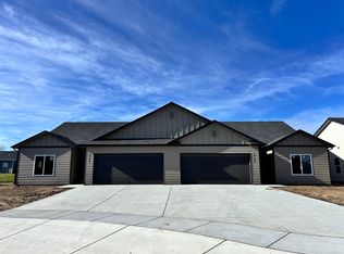 2707-2709 Greenleaf Cir, Wichita, KS 67210
