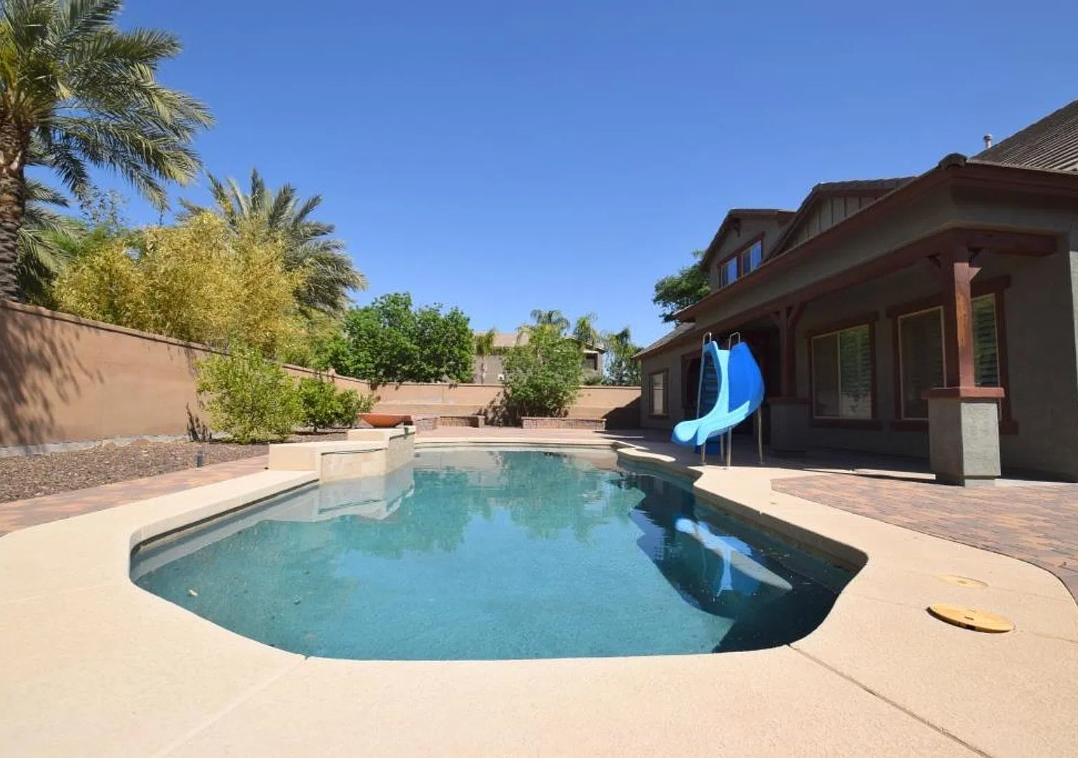 Beautiful gated 4616 square foot Chandler home with a pool! — Photo 2