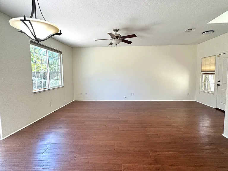 2520 Napoli Dr — Photo 14