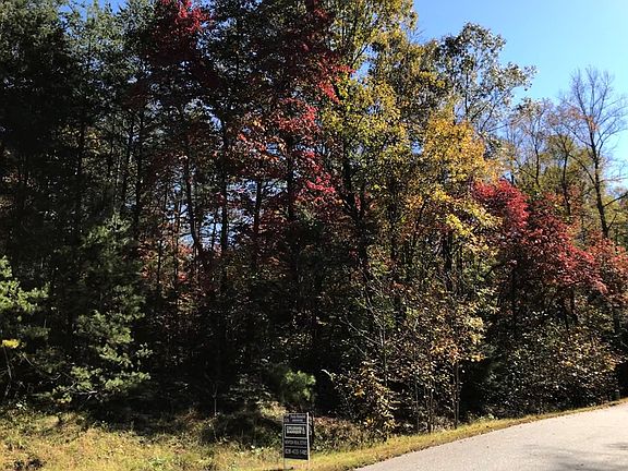 5th image of 568 Bent Creek Dr