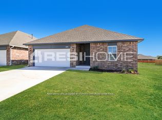 8090B Wesley Ave, Edmond, OK 73034