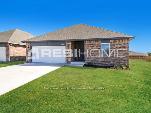 8090 Wesley Ave #B, Edmond, OK 73034