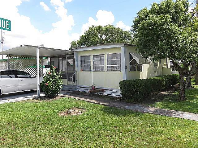 2nd image of 85 Gardenia Ave