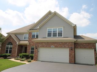 39W361 Preston Cir, Geneva, IL 60134