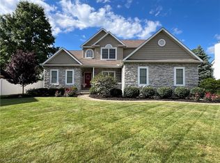 4367 Ridge Crest Dr, Akron, OH 44321