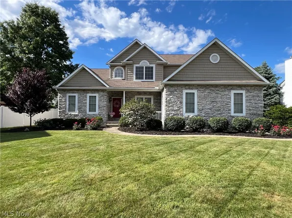 4367 Ridge Crest Dr, Akron, OH 44321