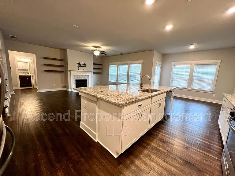 8592 Kensley Ln — Photo 6