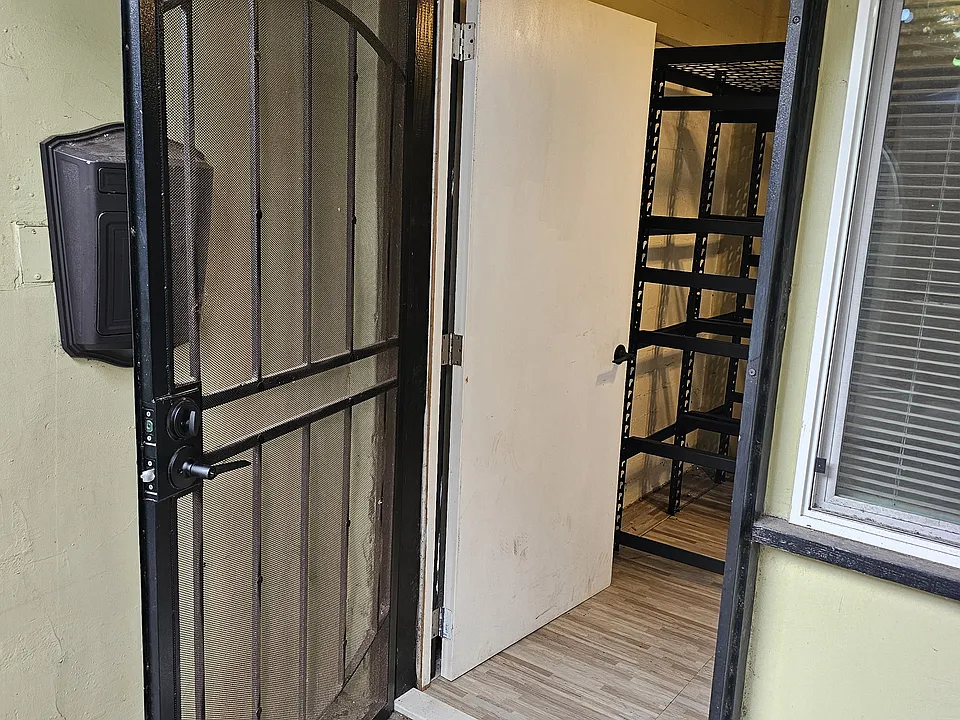 209 Kaiulani Ave #15