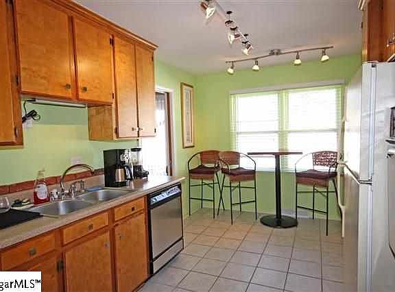 5th image of 9 Blackenridge Dr