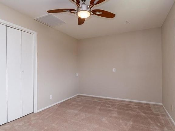 5th image of 410 E Carter Dr