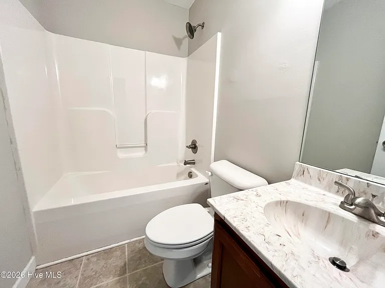 108 Oakwood Dr — Photo 6