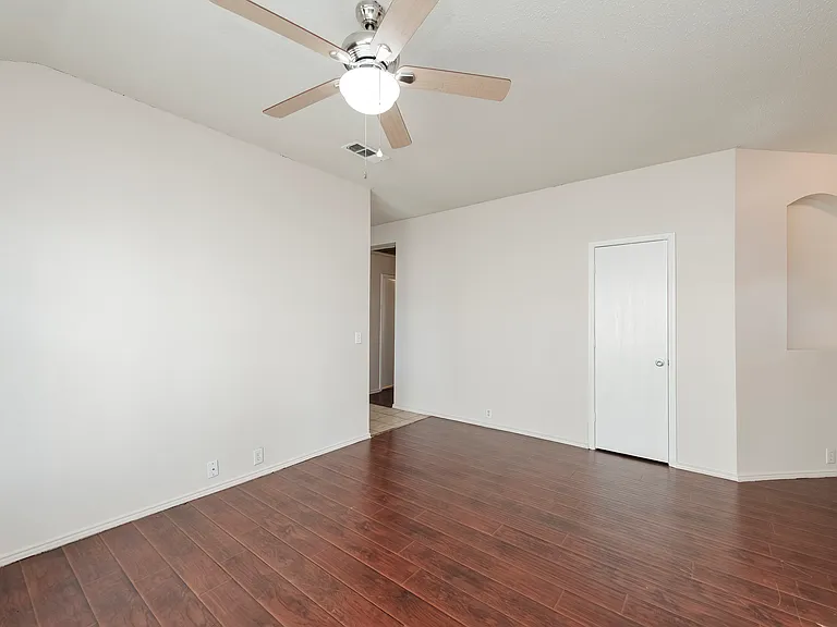 204 Waterwood Dr — Photo 5