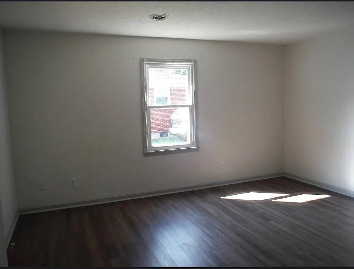 3 bed, 1100 sqft, $1,350 — Photo 4