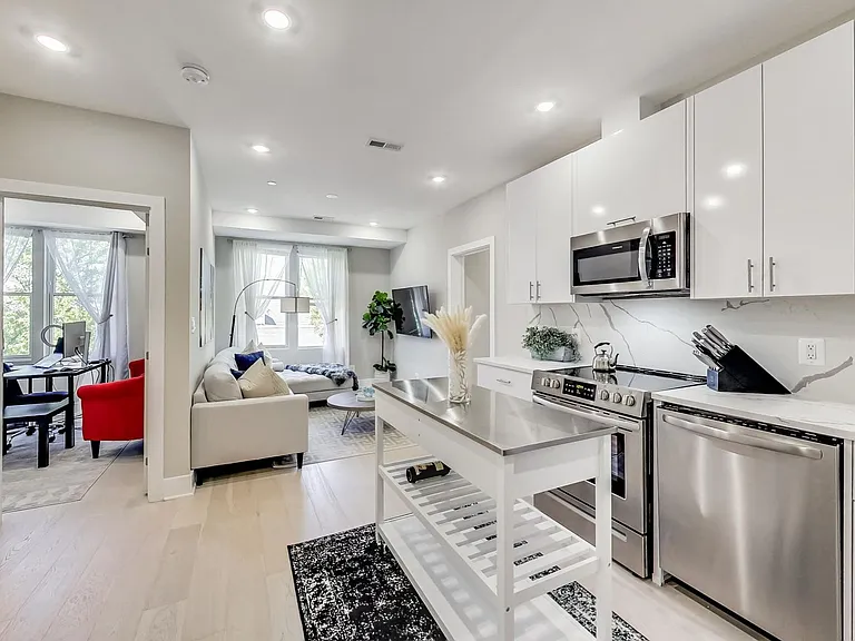 1638 K St NE #302 — Photo 11