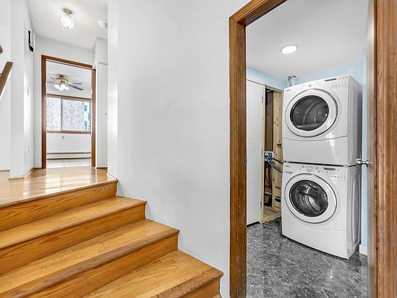 5th image of 12881 Carluke Cres