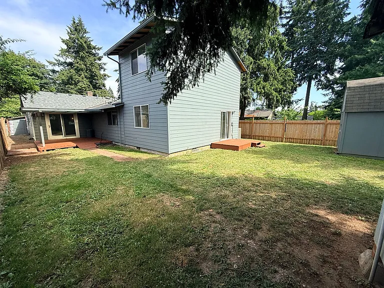 151 NE 157th Ave — Photo 3