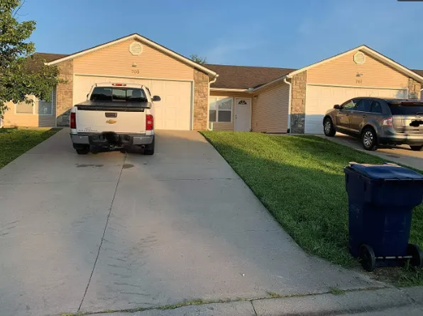 707 Elliott Ln, Knob Noster, MO 65336