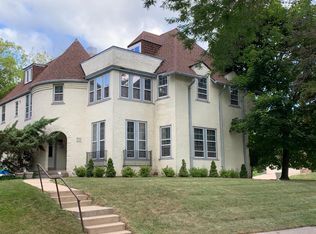 2863 N Lake Dr, Milwaukee, WI 53211